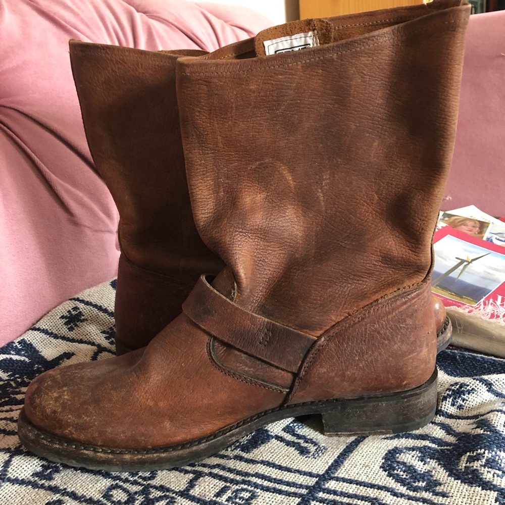 Distressed Frye leather motorcycle boots - Picture 6 of 9
